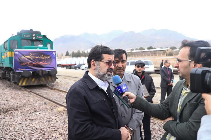 حرکت نخستین محموله صادراتی سیمان قم از مسیر ریلی آغاز شد