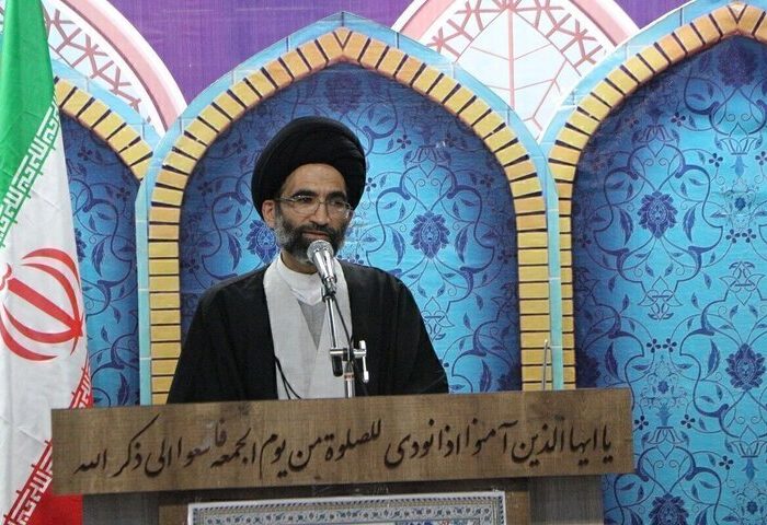 حسینی:جنبش دانشجویی و حوزه علمیه دو بال پرواز انقلاب اسلامی هستند