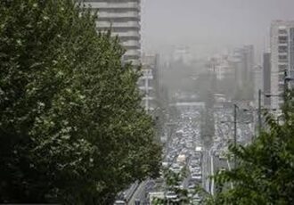 شاخص آلودگی هوای تهران ظهر دوشنبه ۱۷ آذر ۱۴۰۴ / وضعیت قرمز شد