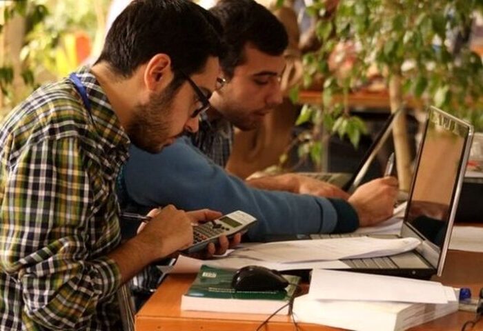 ضرورت واگذاری تدریجی مسئولیت‌ها به دانشجویان