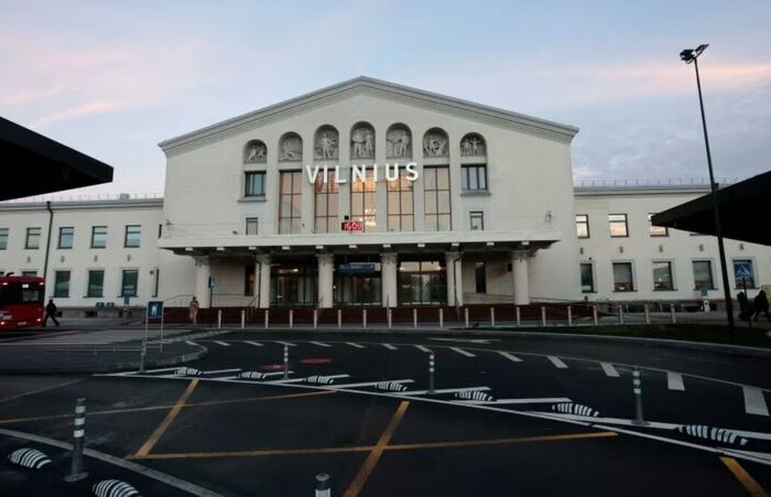 فرودگاه لیتوانی به دلیل نگرانی از پرواز «بالن» تعطیل شد