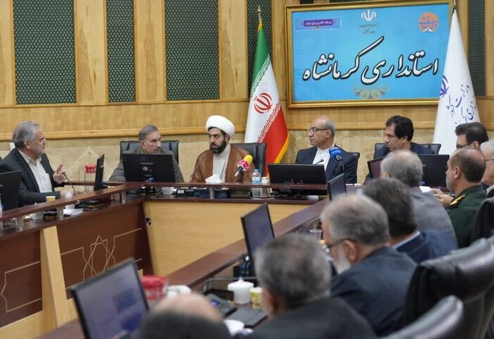 نشست پیگیری مصوبات سفر استاندار کرمانشاه به گیلانغرب برگزار شد