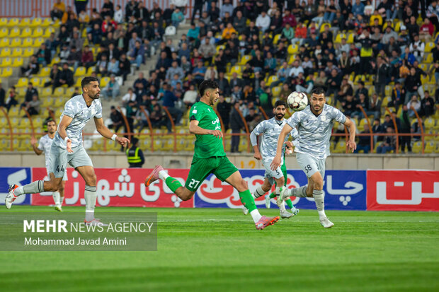 پرسپولیس به دنبال سبقت از پیکان/ تراکتور در اندیشه نزدیک شدن به صدر