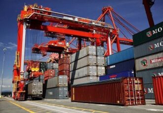 یک میلیارد و ۲۴۴ میلیون دلار کالا از گمرکات آذربایجان شرقی صادر شد