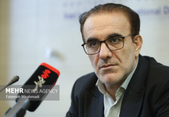 رئیس‌زاده: ۳۰ هزار پزشک دست از طبابت کشیده‌اند