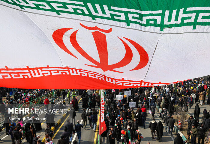 دعوت پزشکان از مردم برای حضور پرشور در راهپیمایی ۲۲ بهمن