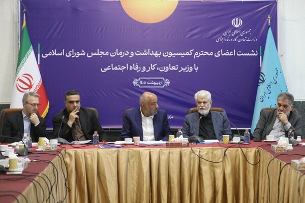 بازنشستگان و بحران دارو؛ محور نشست کمیسیون بهداشت با وزیر رفاه