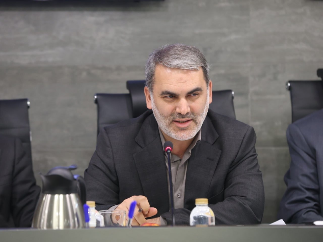 مدنیزاده: روش فعلی قیمتگذاری دارو پاسخگو نیست | همتی: محدودیت بانکی صادرکنندگان عراق رفع میشود مدنیزاده: روش فعلی قیمتگذاری دارو پاسخگو نیست | همتی: محدودیت بانکی صادرکنندگان عراق رفع میشود