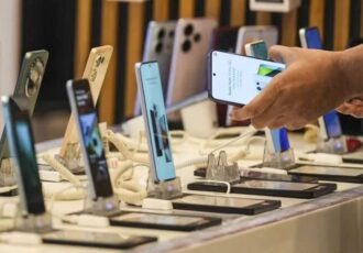 ثبت سفارش واردات موبایل آغاز شد