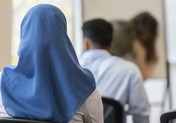سایه قانون ممنوعیت حجاب روی بازگشایی مدرسه‌ها در اتریش