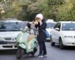 گواهینامه موتورسیکلت بانوان در پیچ اما و اگرهای قانونی تک چرخ میزند